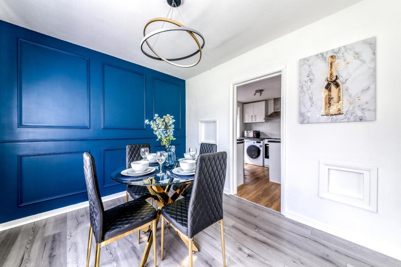 Contemporary 4 Bedroom Detached House With Parking And City Links Croydon Buitenkant foto